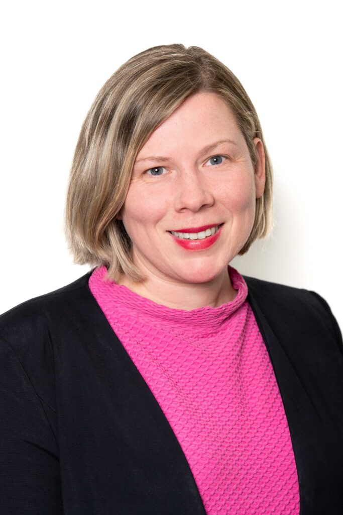 Photo of Claudia Maclean
